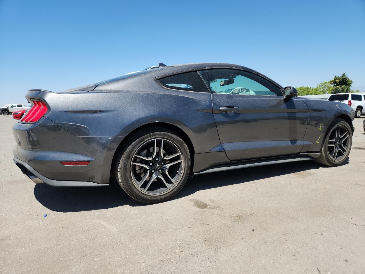 2020 Ford Mustang - Фото 3