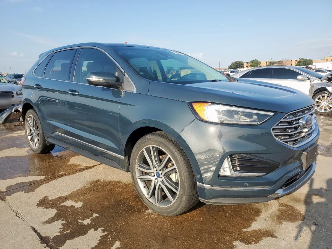 2019 Ford Edge Titanium - Image 4