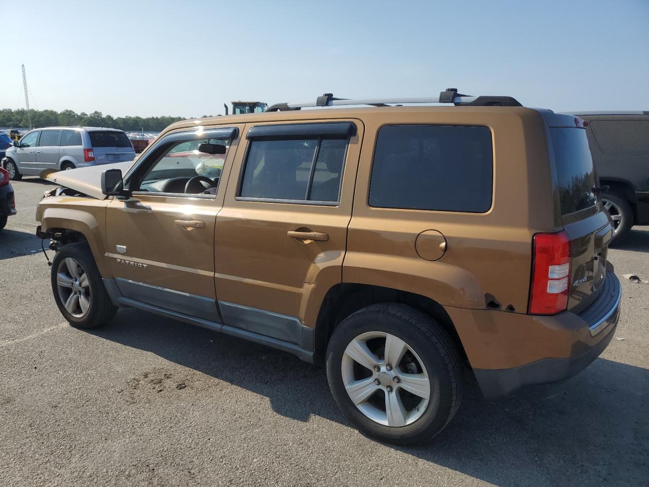 2011 Jeep Patriot Latitude - Фото 2