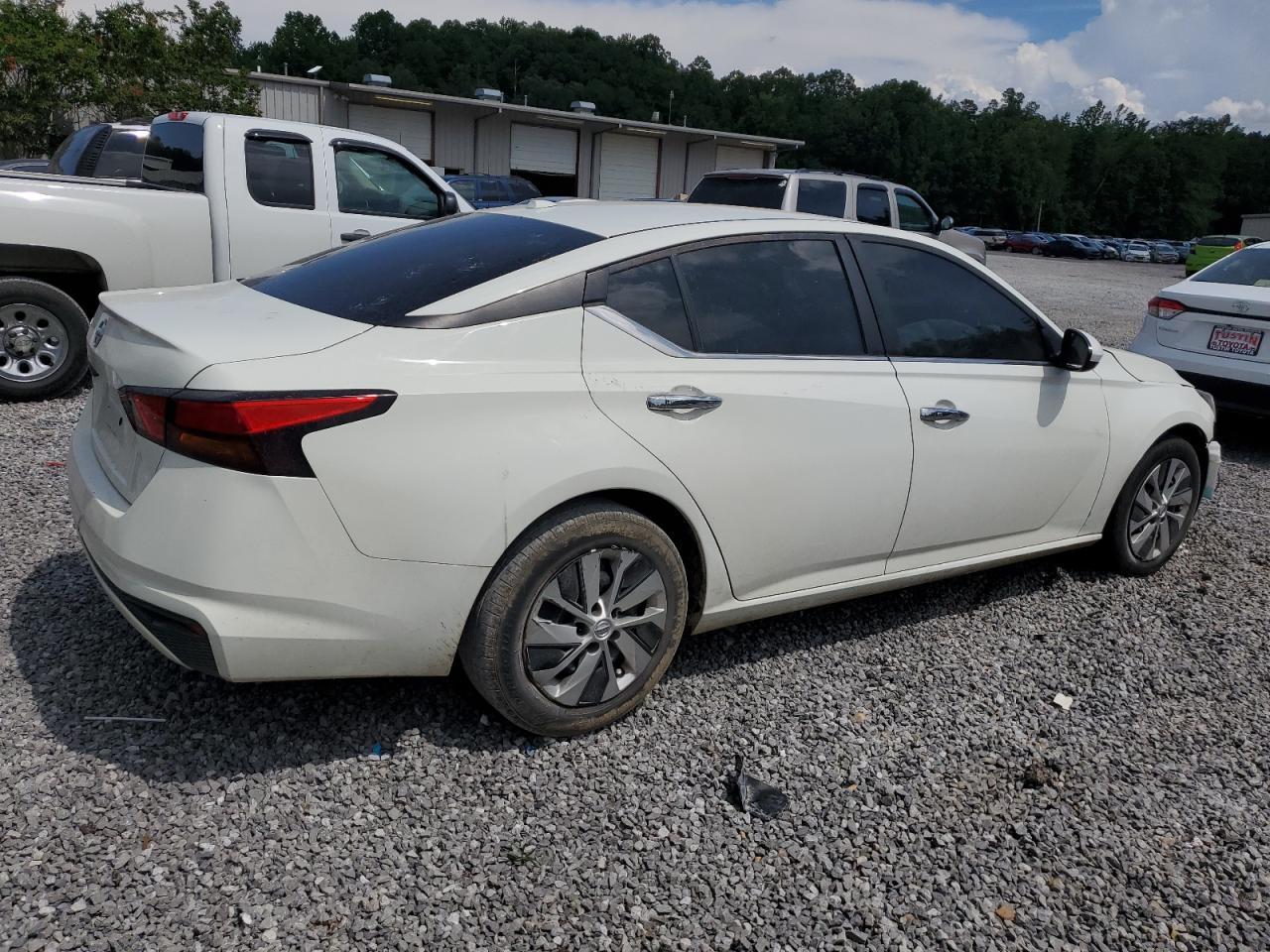 2019 Nissan Altima S - Image 3