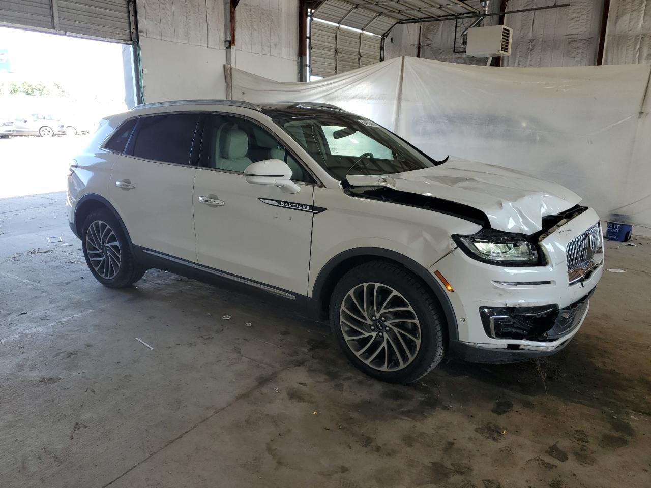 2020 Lincoln Nautilus Reserve - Image 4