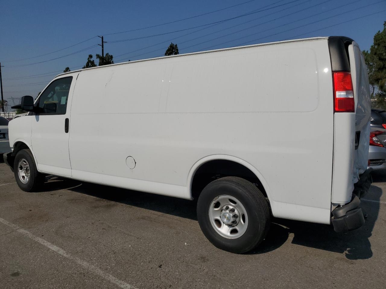 2024 Chevrolet Express G3500 - Фото 2