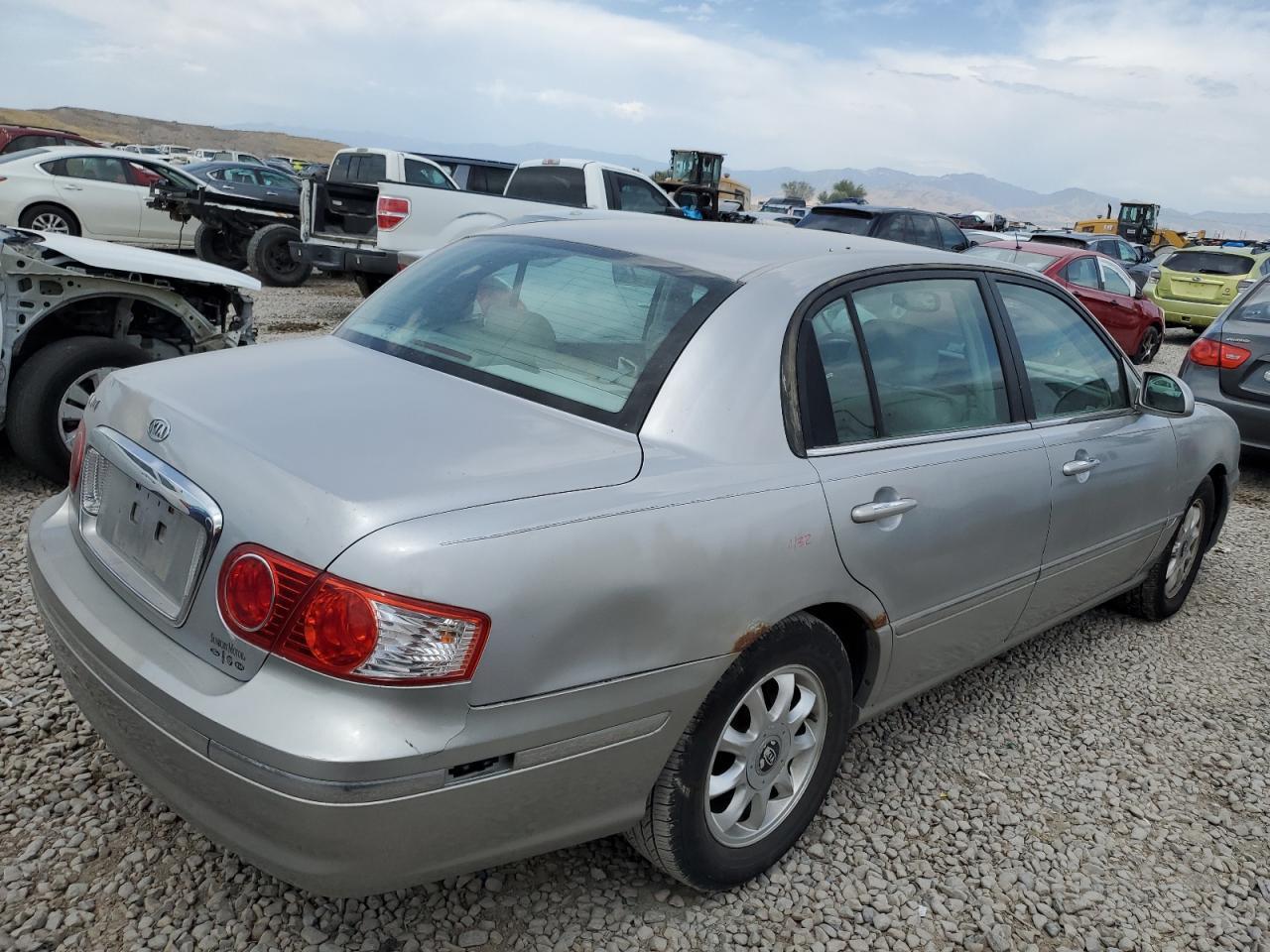 2005 Kia Amanti - Image 3