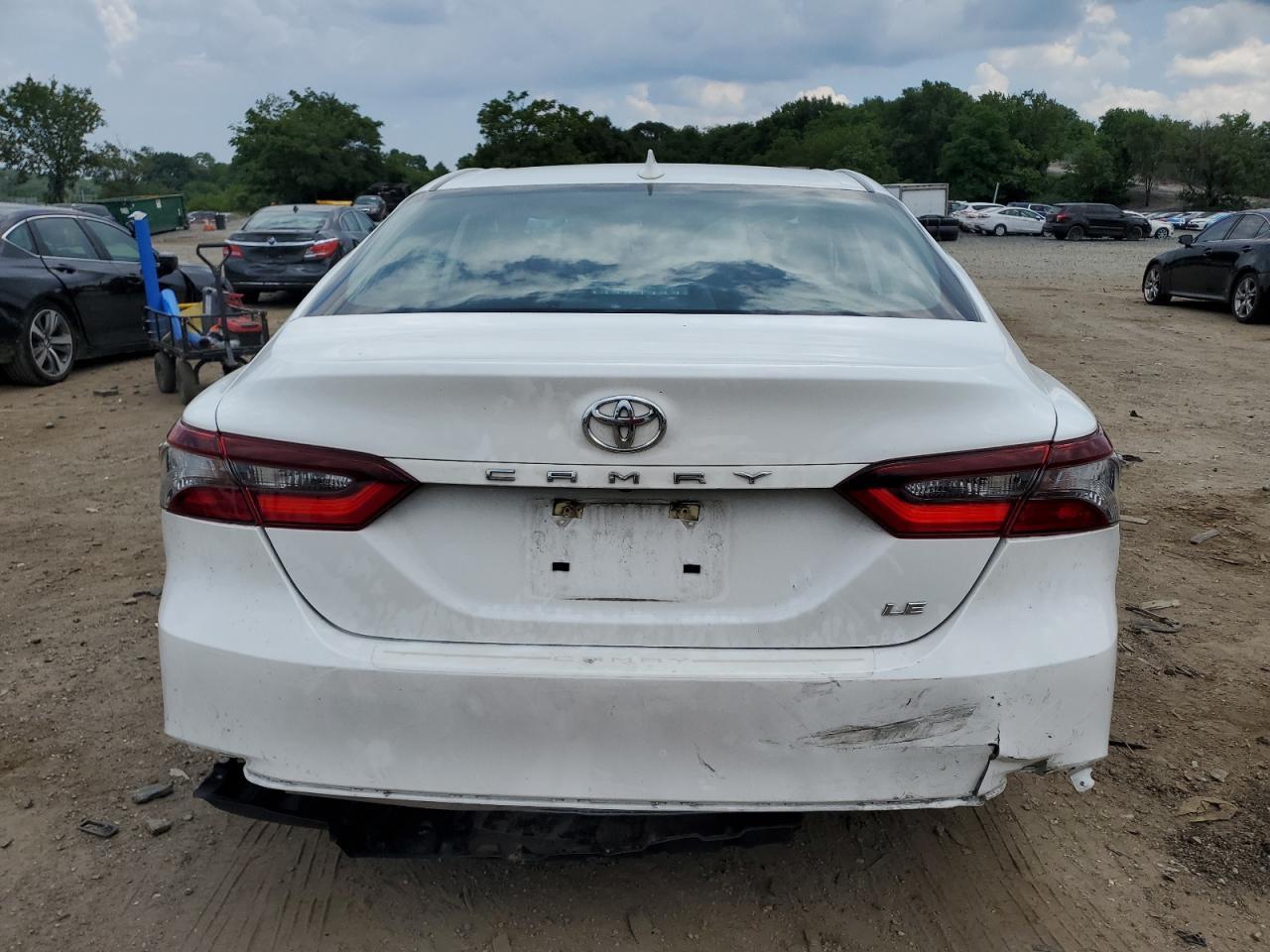 2023 Toyota Camry Le - Фото 6