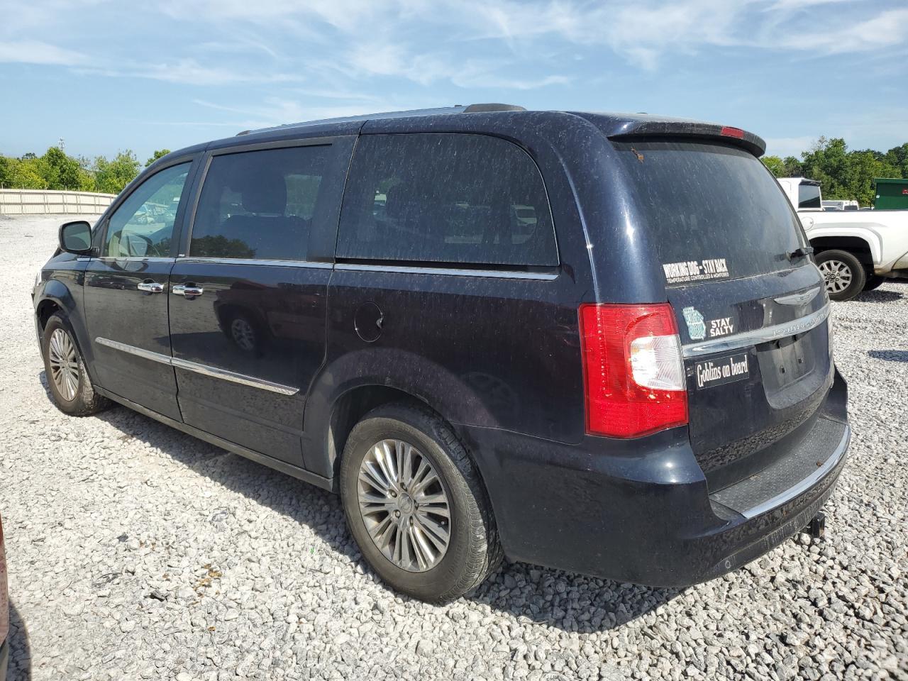 2011 Chrysler Town & Country Limited Limited - Image 2