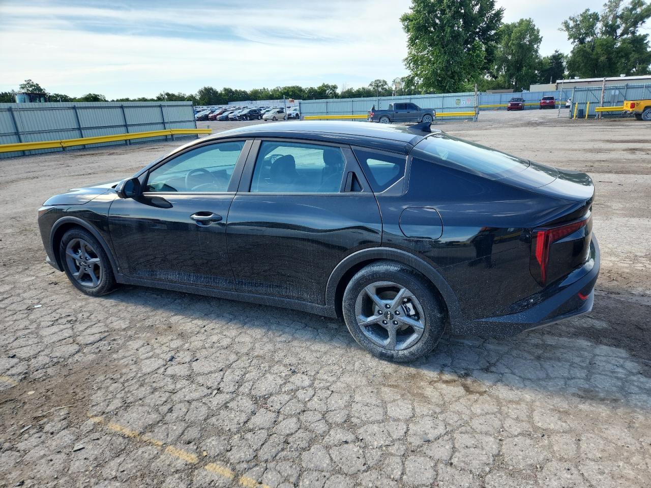 2025 Kia K4 Lx - Image 2