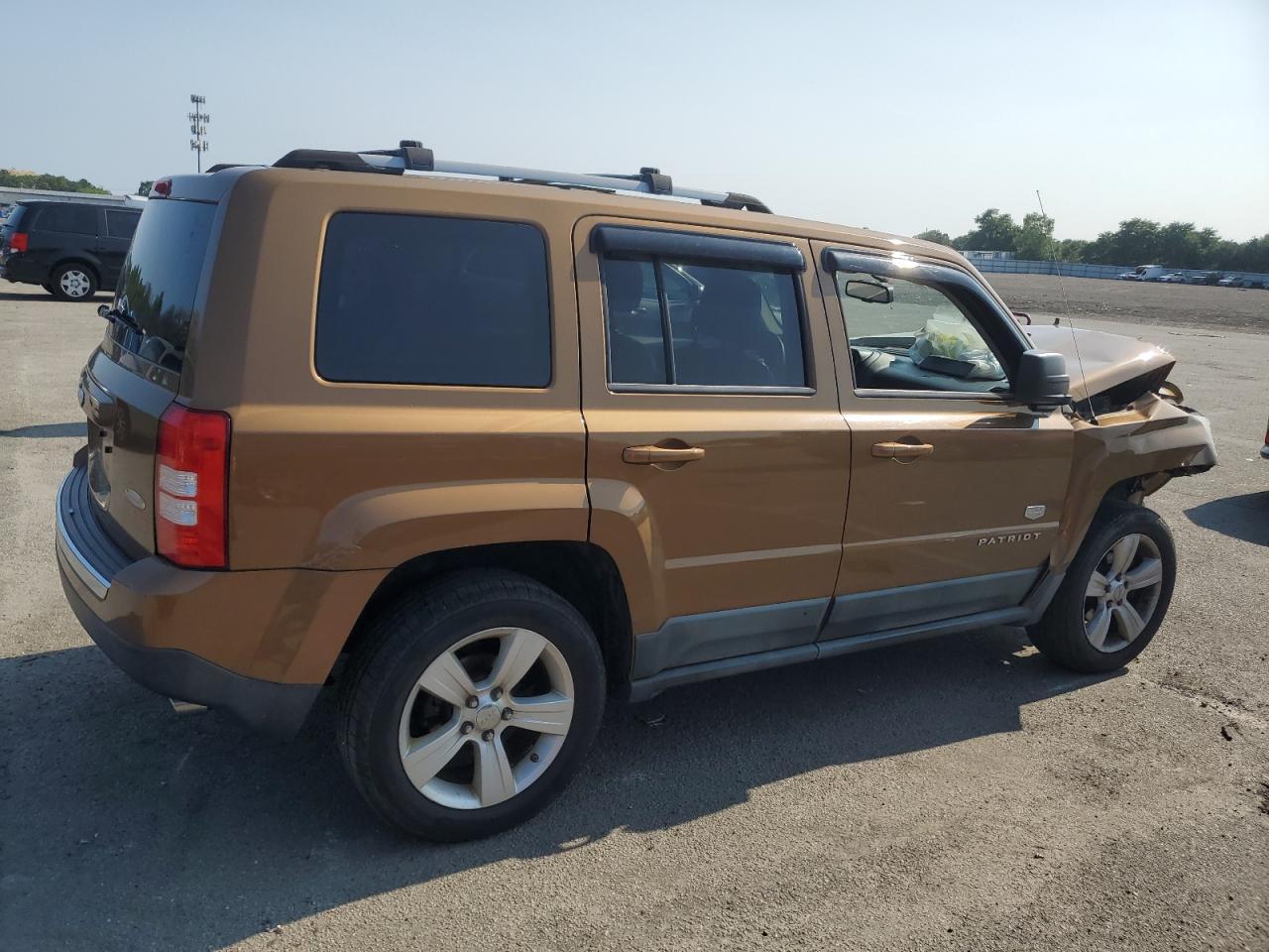2011 Jeep Patriot Latitude - Фото 3