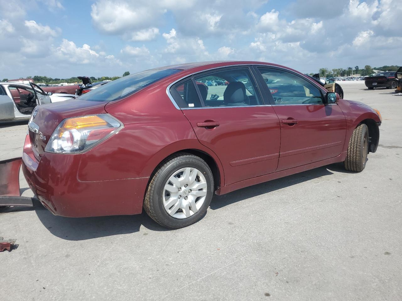 2011 Niss Altima Base - Фото 3