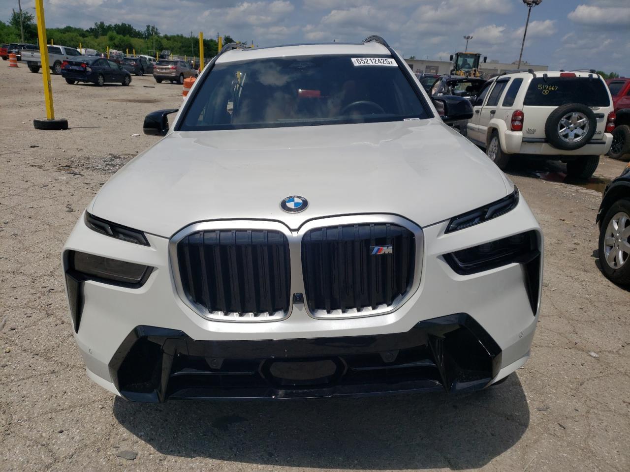 2025 BMW X7 M60I - Фото 5
