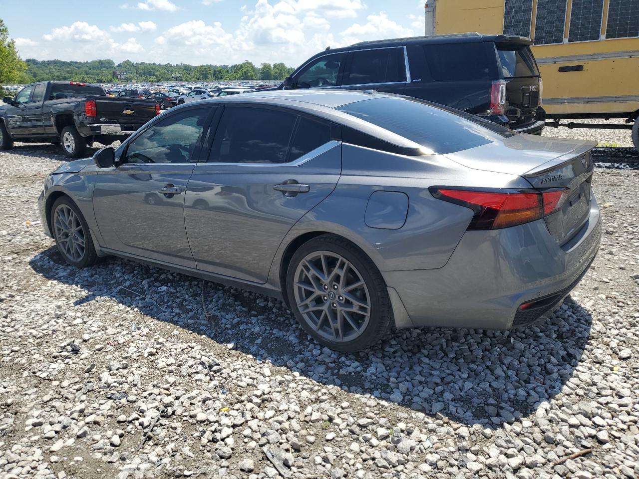 2024 Nissan Altima Sr - Фото 2