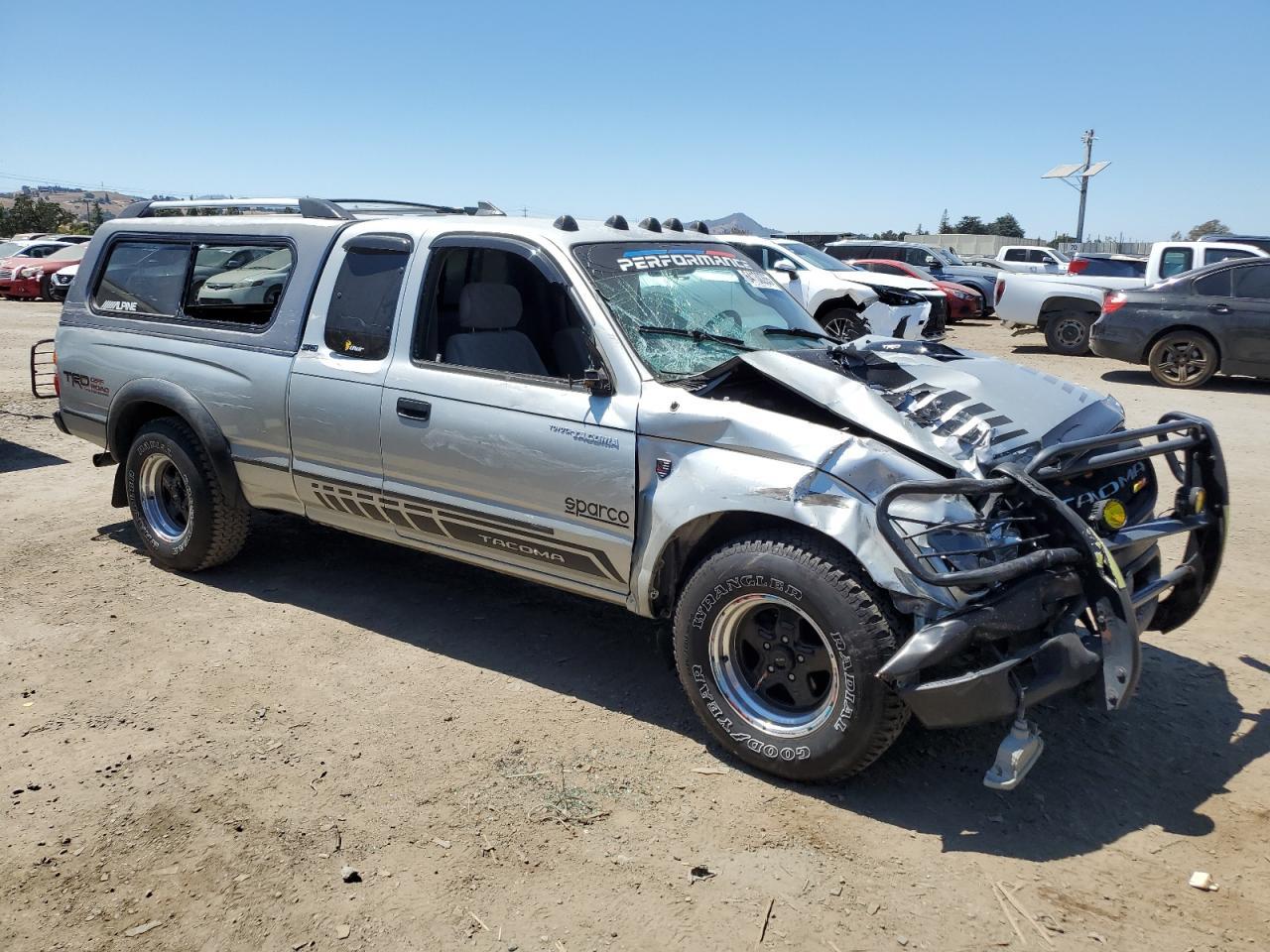 2004 Toyota Tacoma Xtracab - Image 4