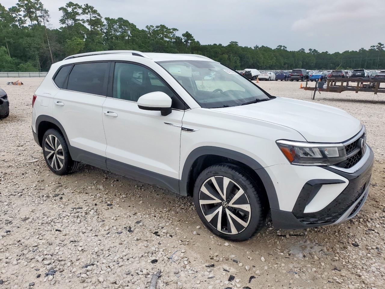 2022 Volkswagen Taos Se - Фото 4