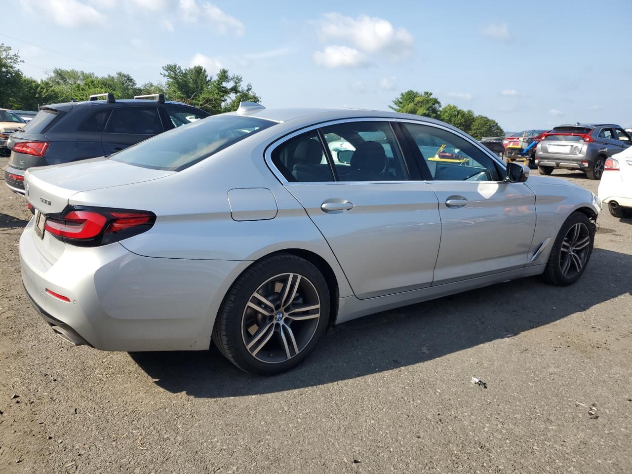 2021 BMW 530 Xi - Фото 3