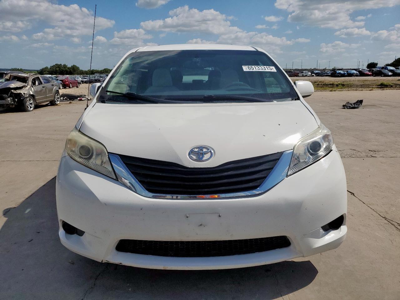 2014 Toyota Sienna Le - Фото 5