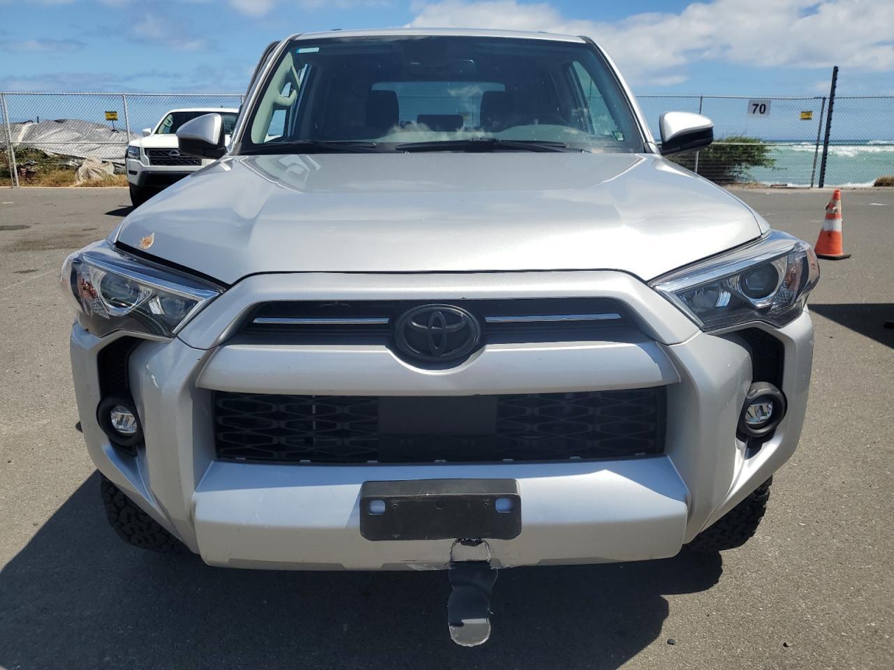2024 Toyota 4Runner Sr5 - Image 5