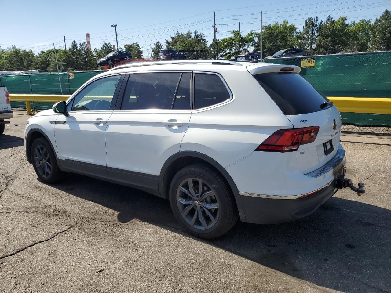 2022 Volkswagen Tiguan Se - Image 2