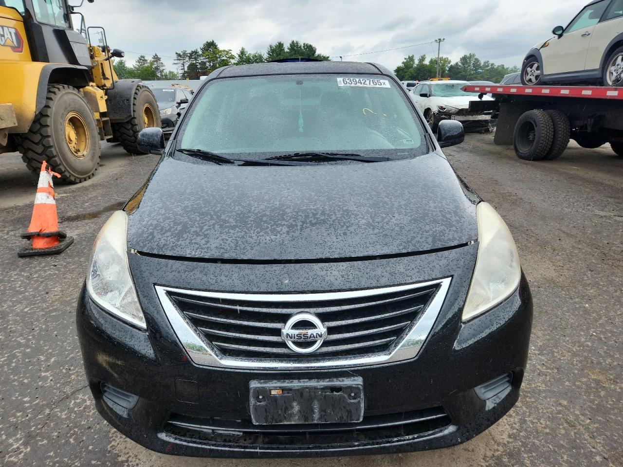 2014 Nissan Versa S - Фото 5