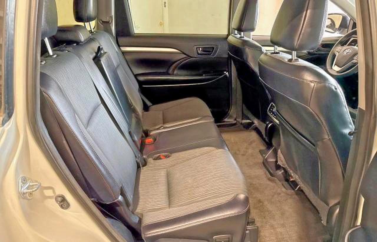 2016 Toyota Highlander Le - Фото 6
