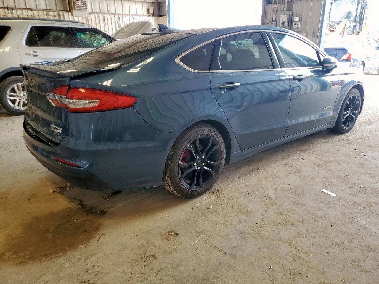2019 Ford Fusion Titanium - Image 3