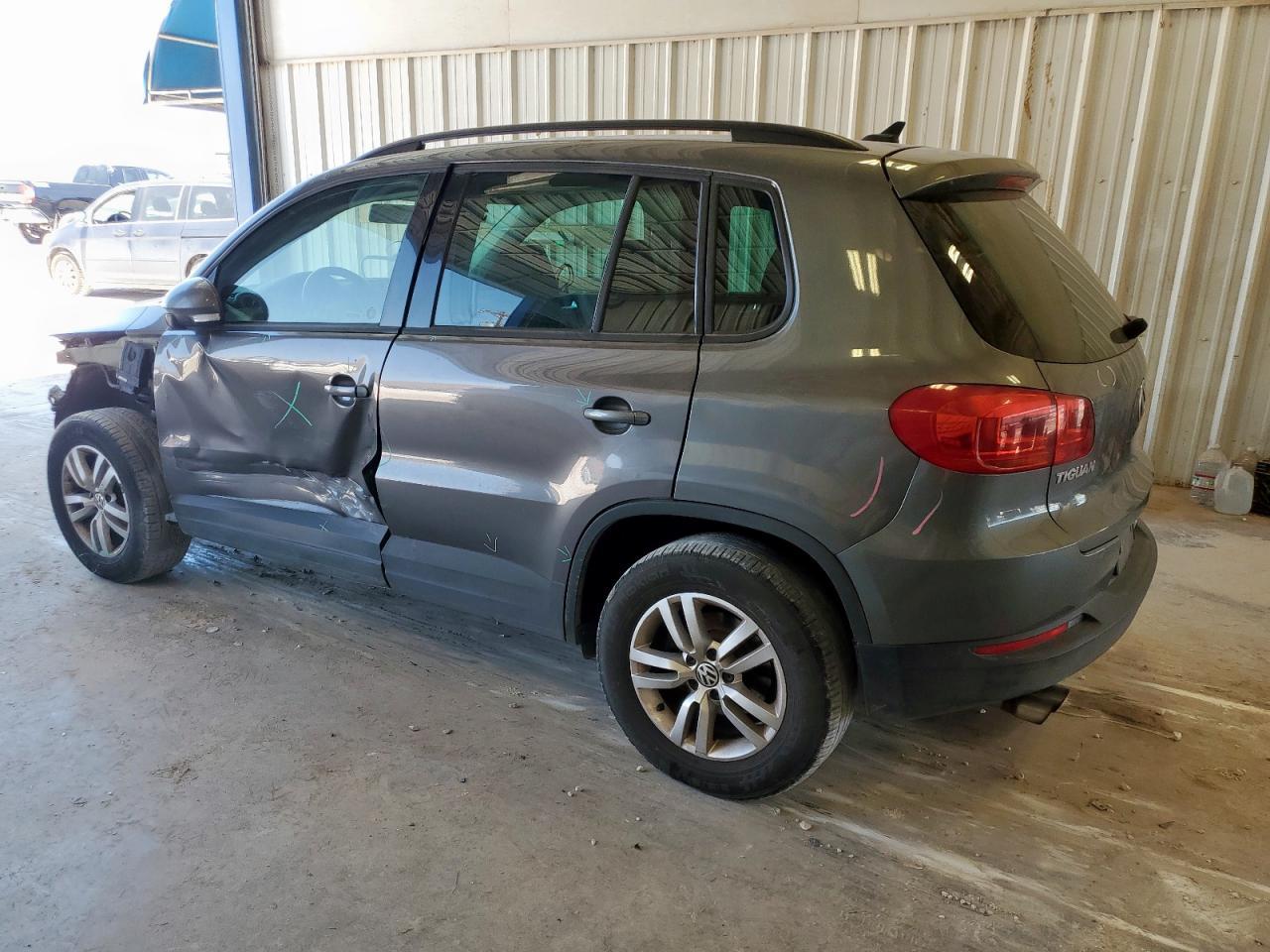 2015 Volkswagen Tiguan S - Фото 2