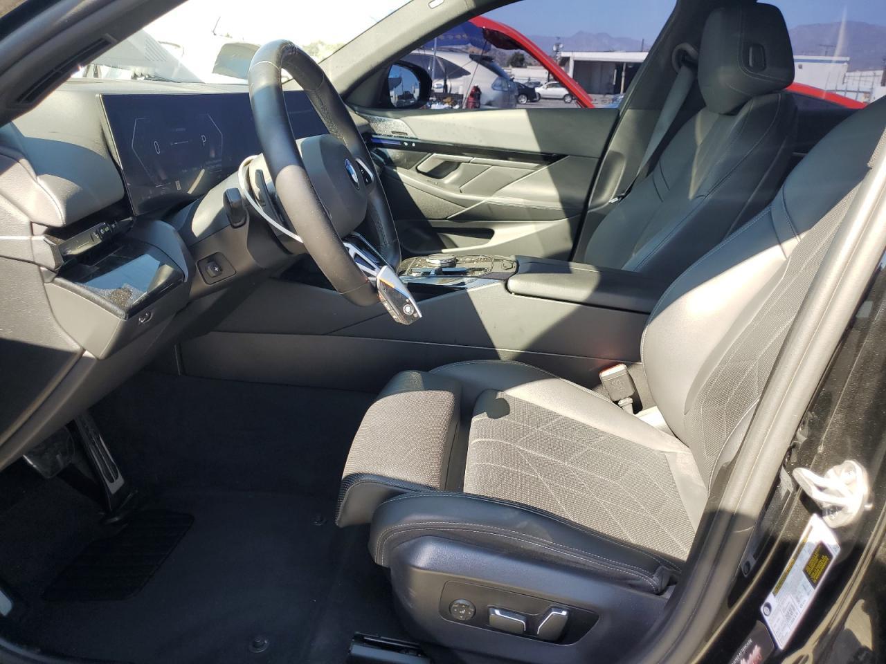 2024 BMW 530 I - Фото 7