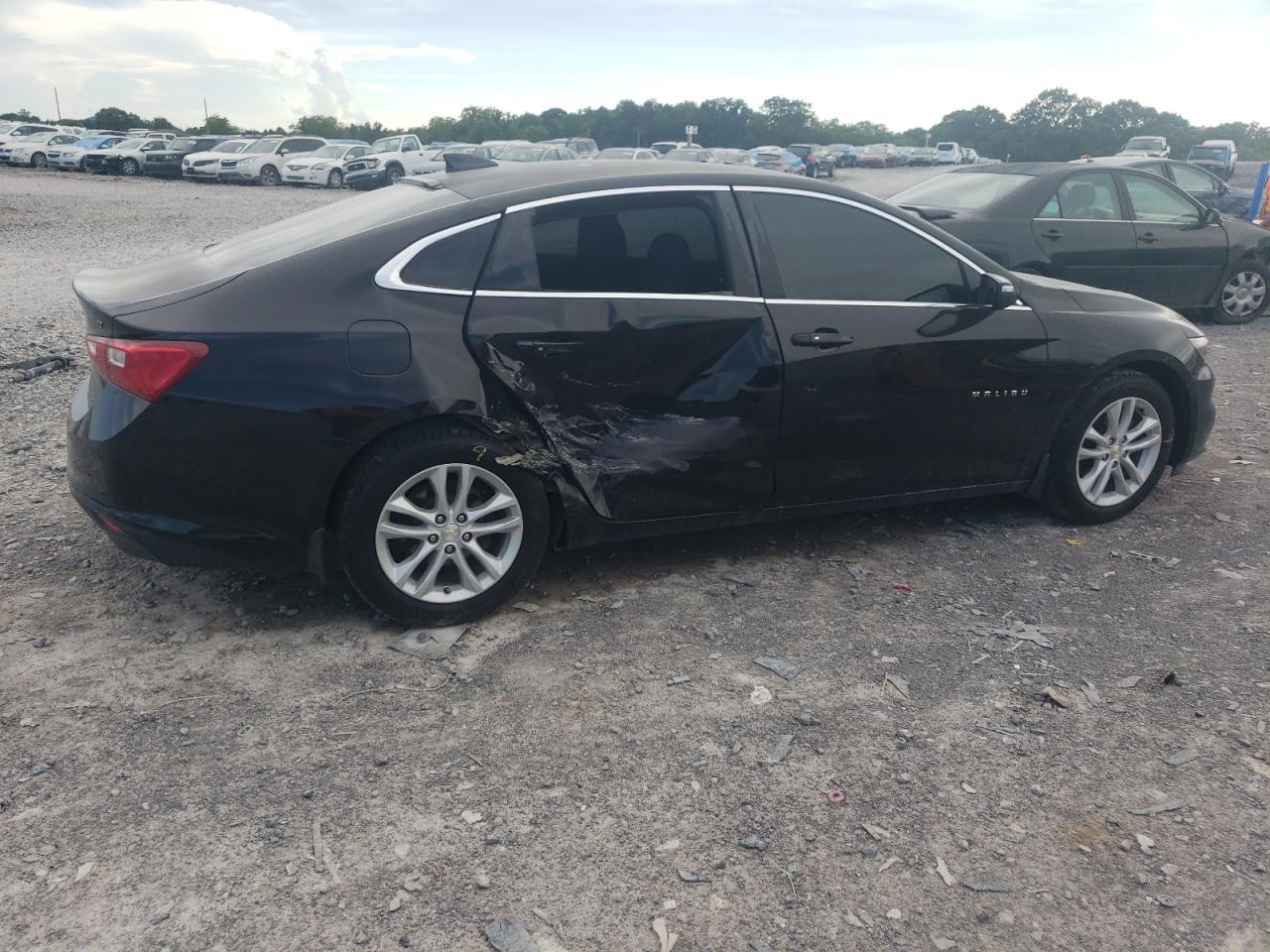 2017 Chevrolet Malibu Lt - Image 3