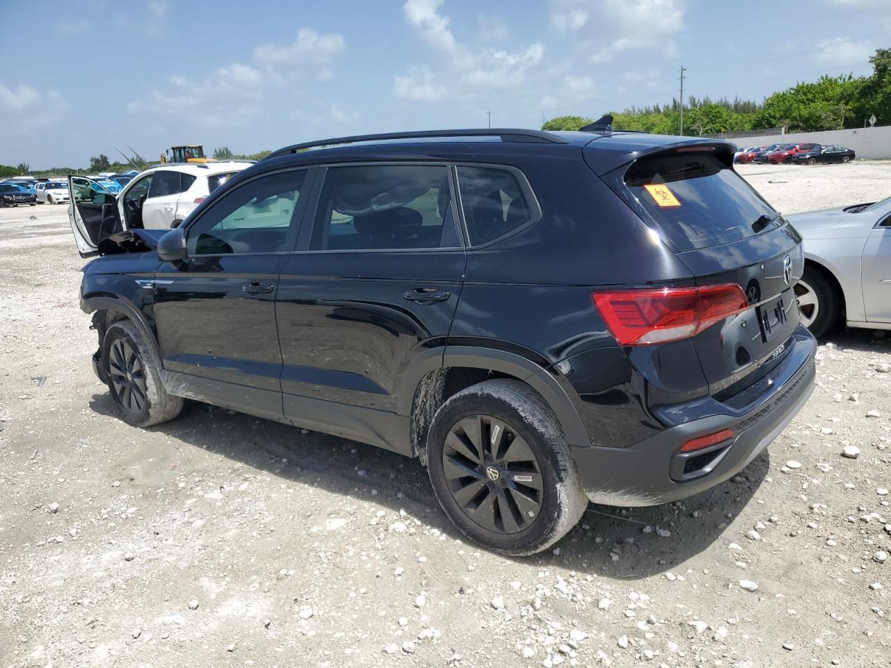 2024 Volkswagen Taos S - Фото 2