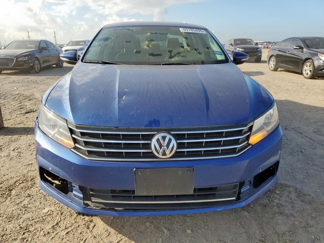 2017 Volkswagen Passat Se - Фото 5