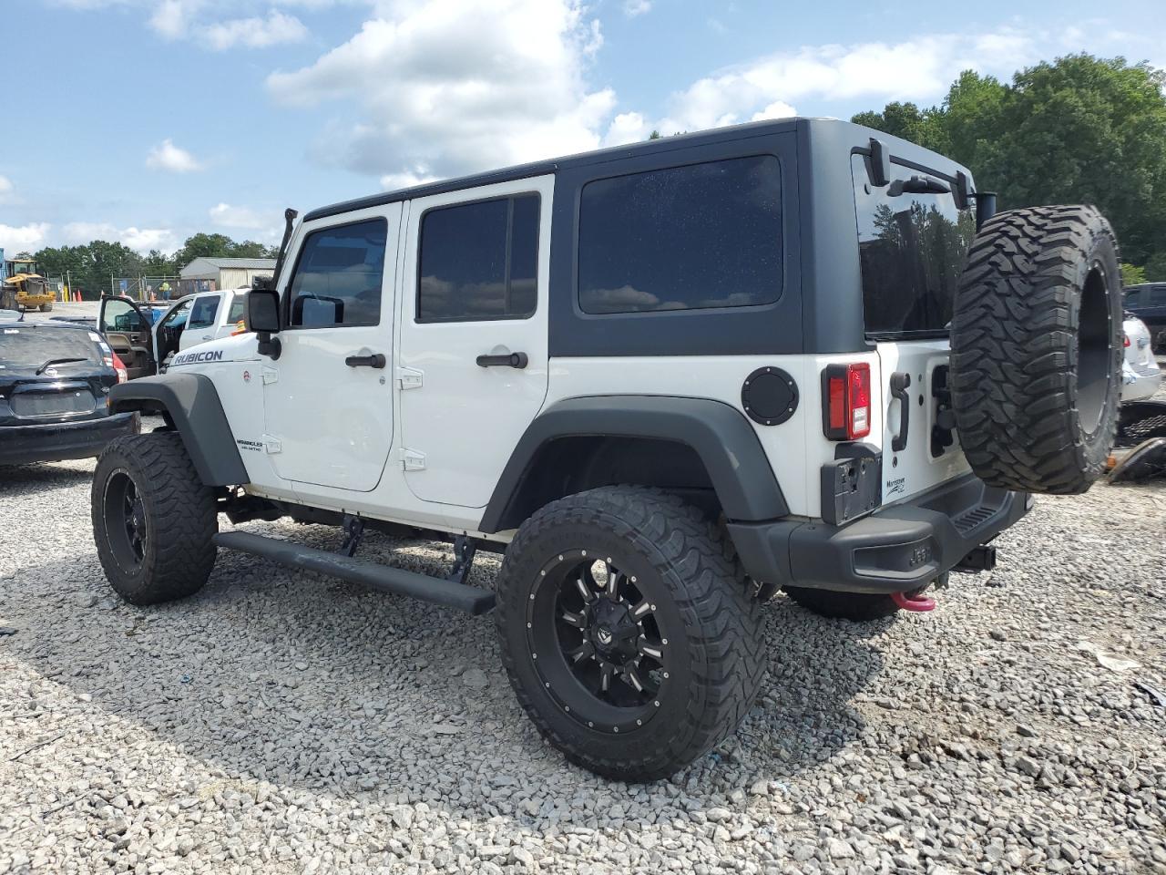 2015 Jeep Wrangler Unlimited Rubicon - Image 2