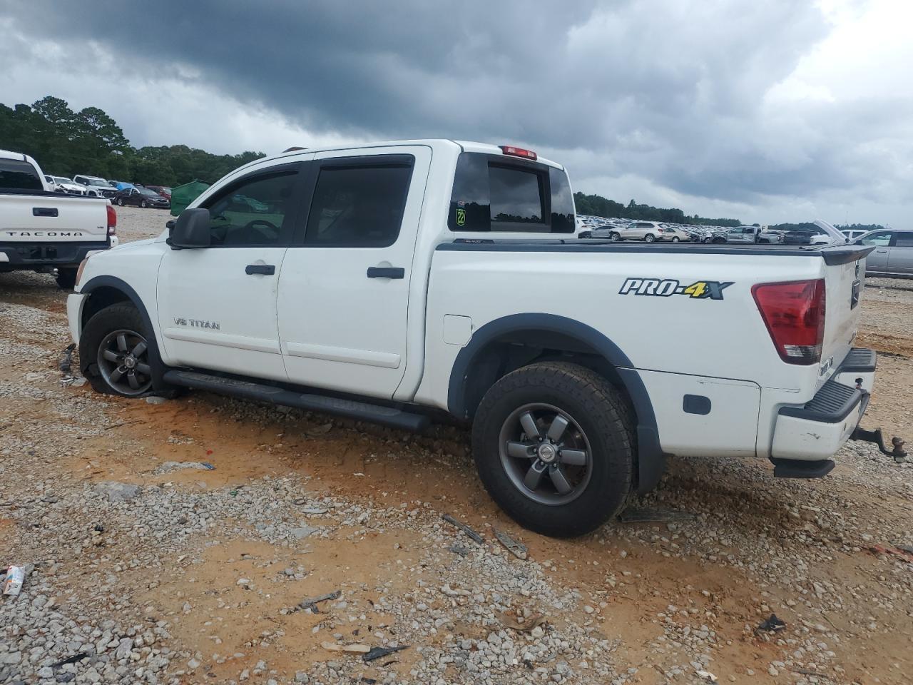 2014 Nissan Titan S - Фото 2