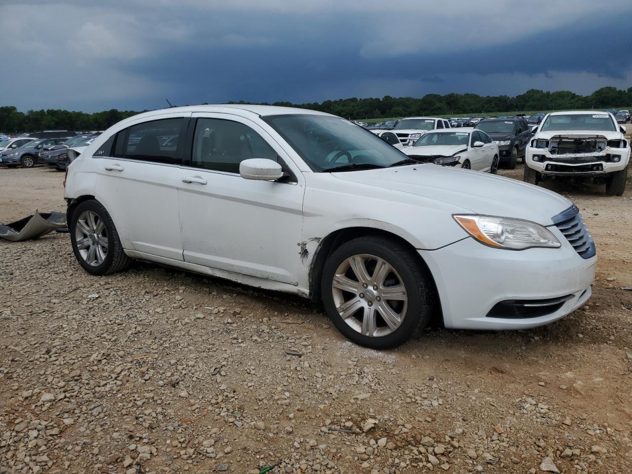 2013 Chrysler 200 Touring - Фото 4
