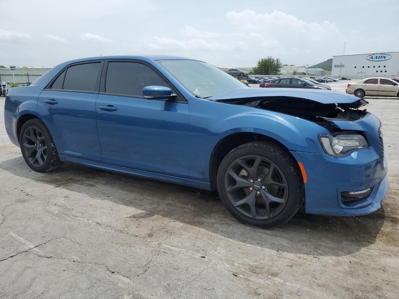 2022 Chrysler 300 Touring L - Image 4