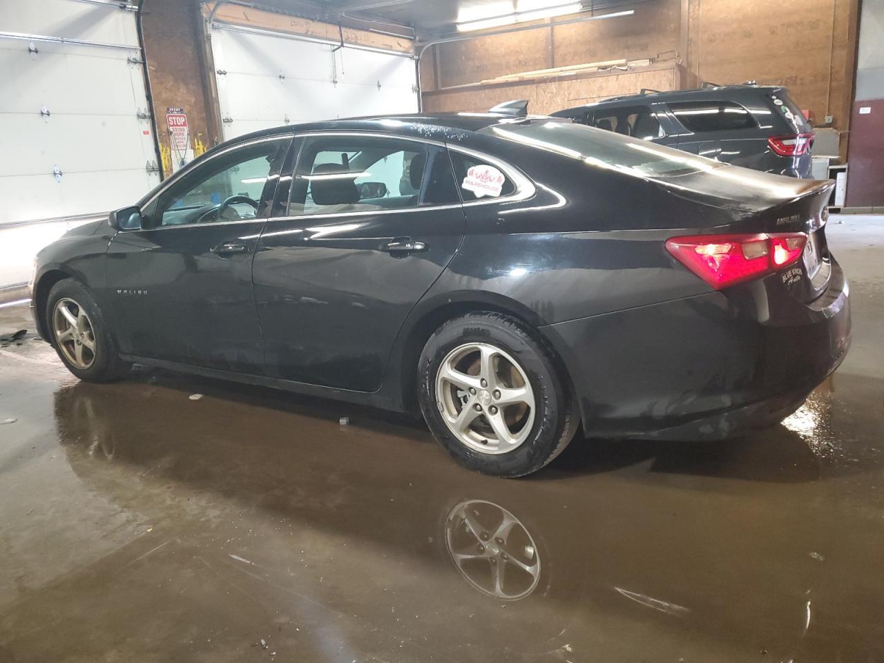 2017 Chevrolet Malibu Ls - Фото 2