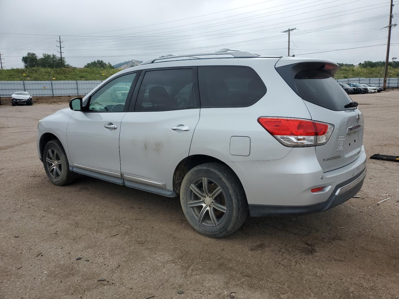 2013 Nissan Pathfinder S - Image 2