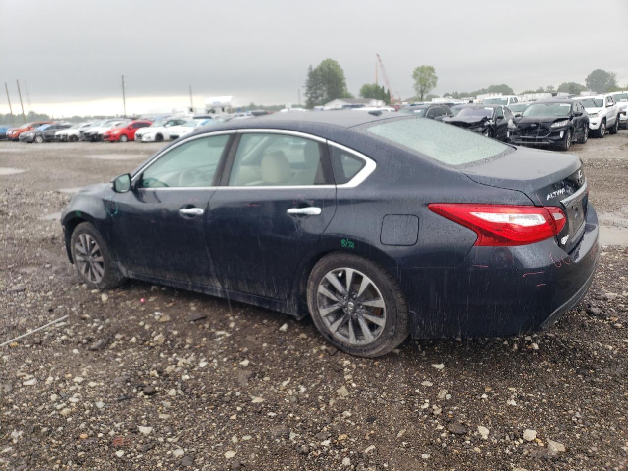 2017 Nissan Altima 2.5 - Image 2
