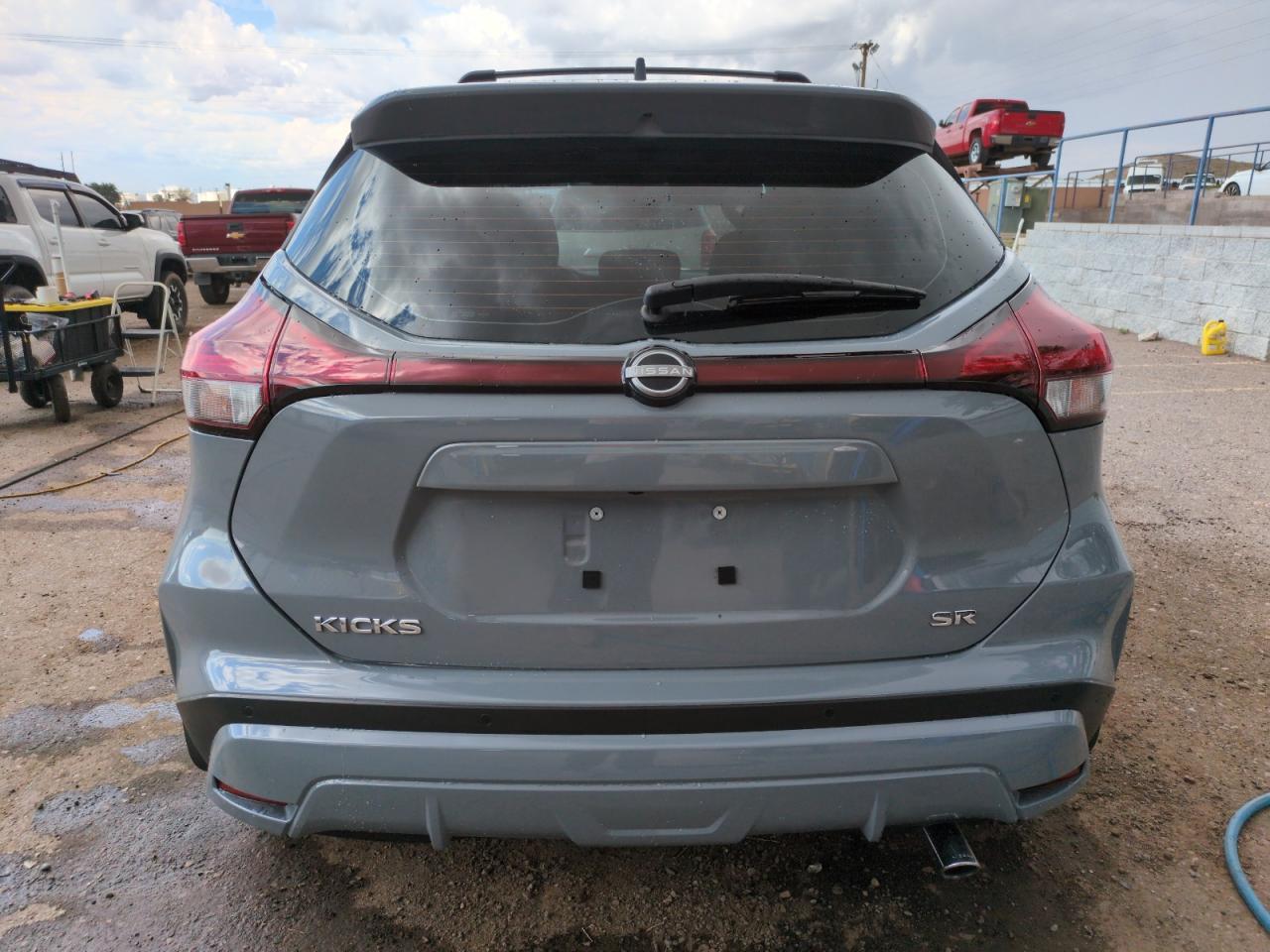 2023 Nissan Kicks Sr - Image 6