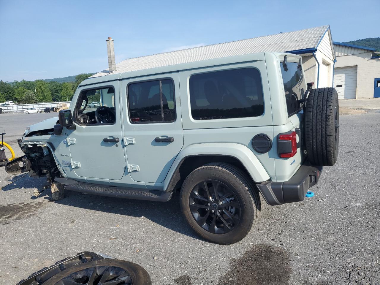 2024 Jeep Wrangler Sahara 4Xe - Image 2
