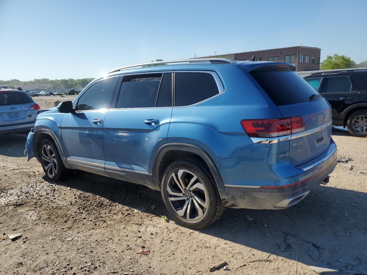 2021 Volkswagen Atlas Sel Premium - Фото 2