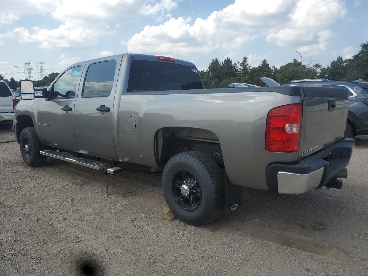 2008 Chevrolet Silverado K2500 Heavy Duty - Image 2
