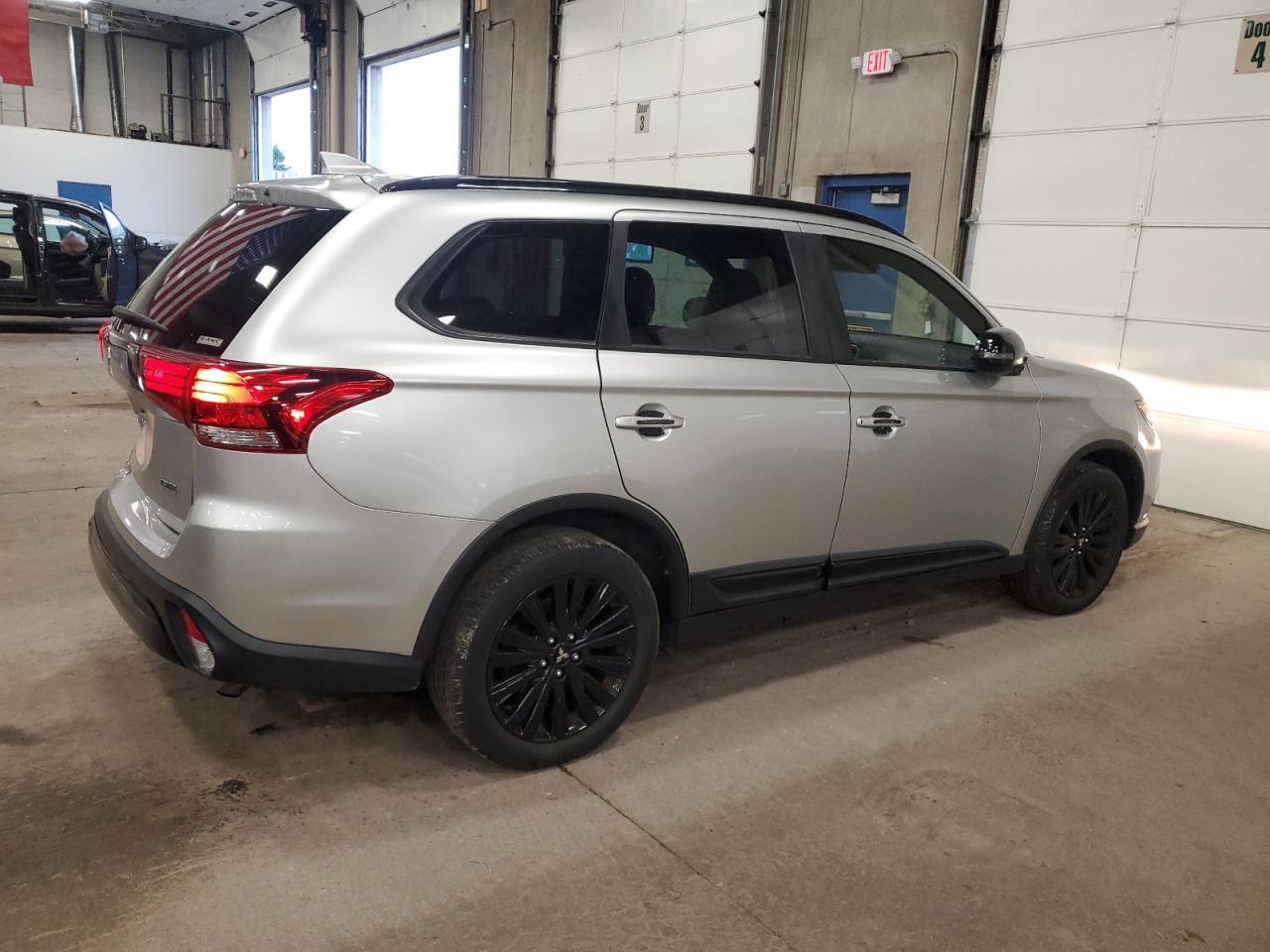2020 Mitsubishi Outlander Se - Image 3