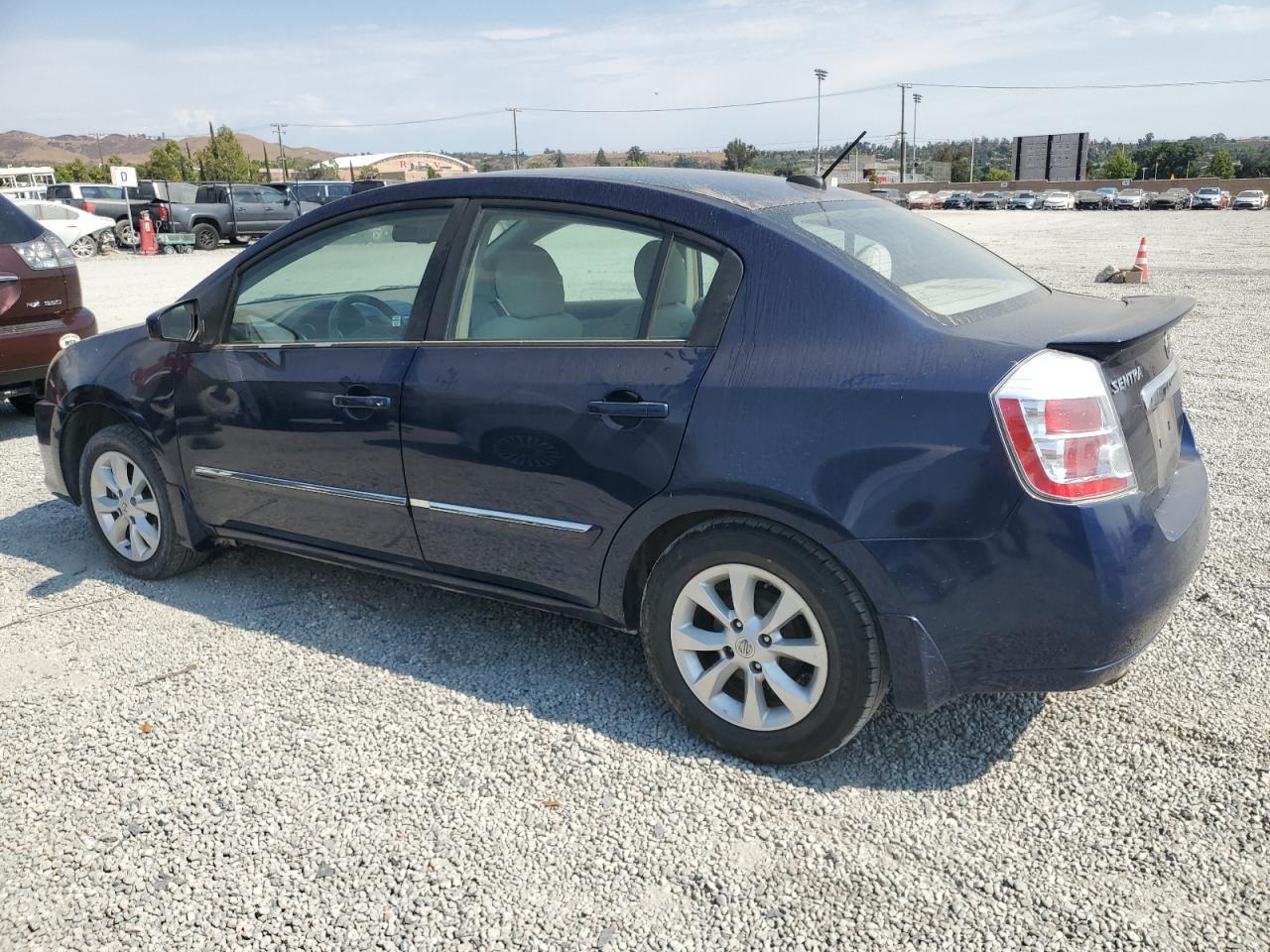 2012 Nissan Sentra 2.0 - Image 2