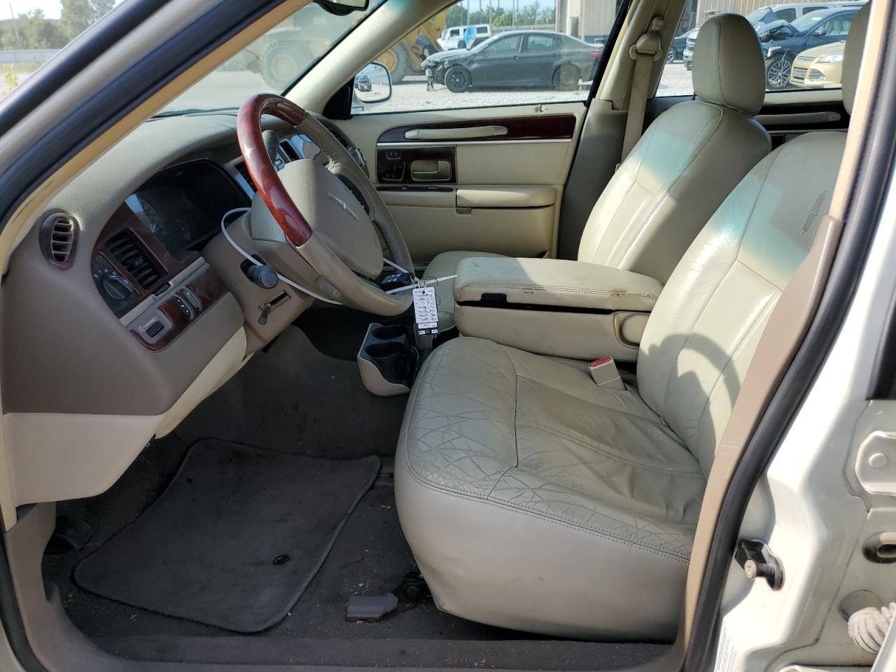 2005 Lincoln Town Car Signature Limited - Фото 7