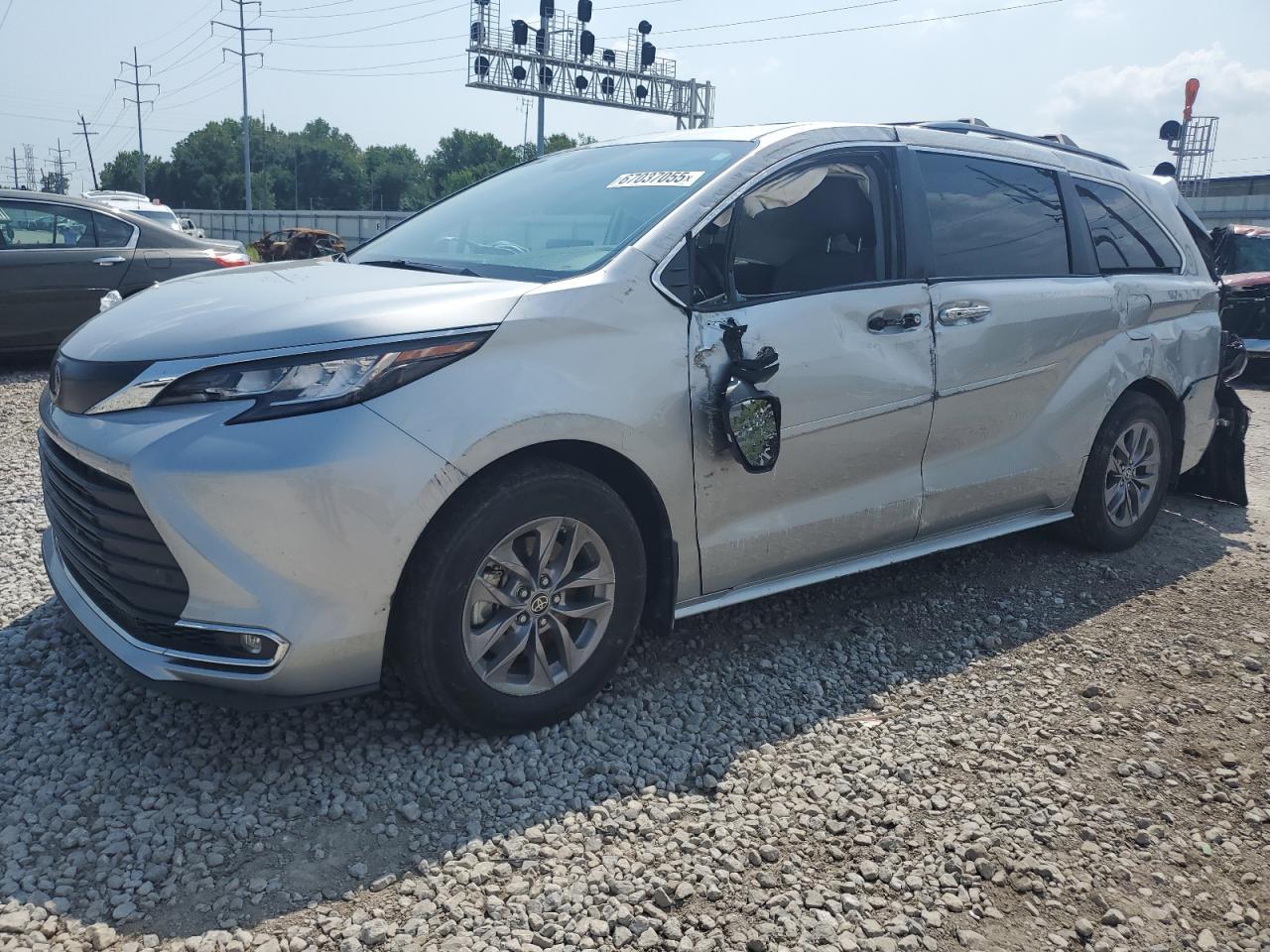2023 Toyota Sienna Xle