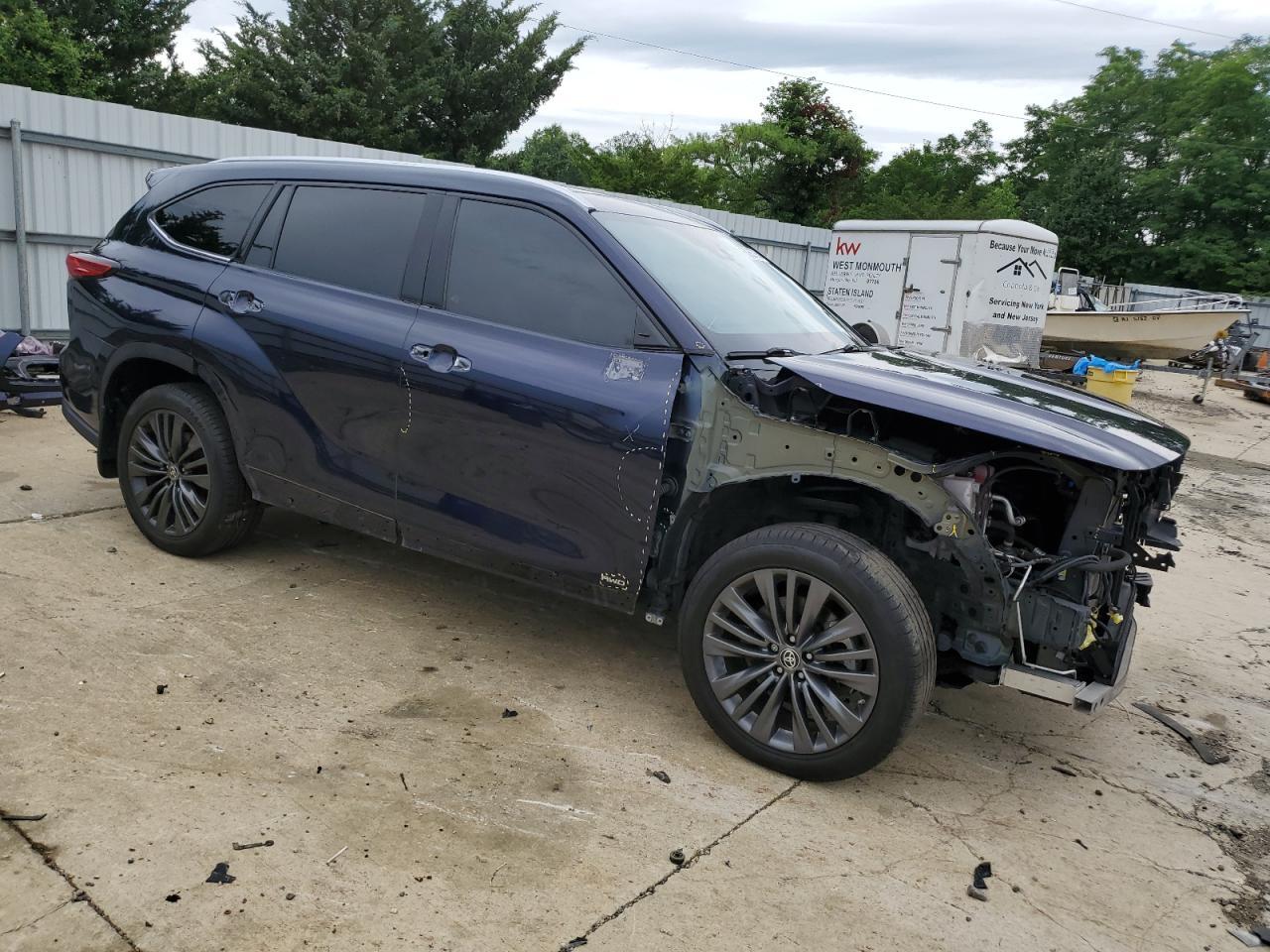 2022 Toyota Highlander Hybrid Platinum - Фото 4