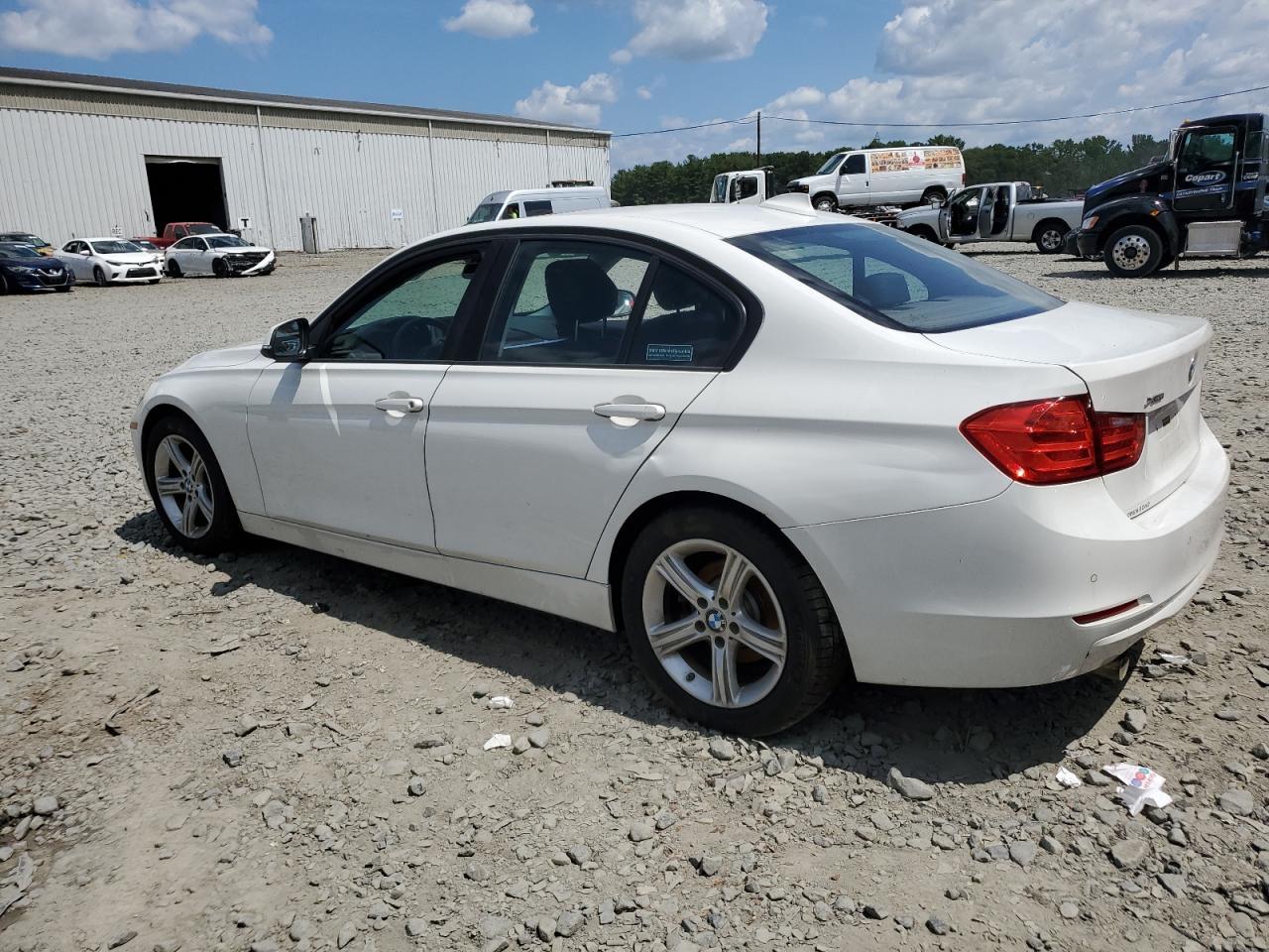 2015 BMW 320 I xDrive - Фото 2