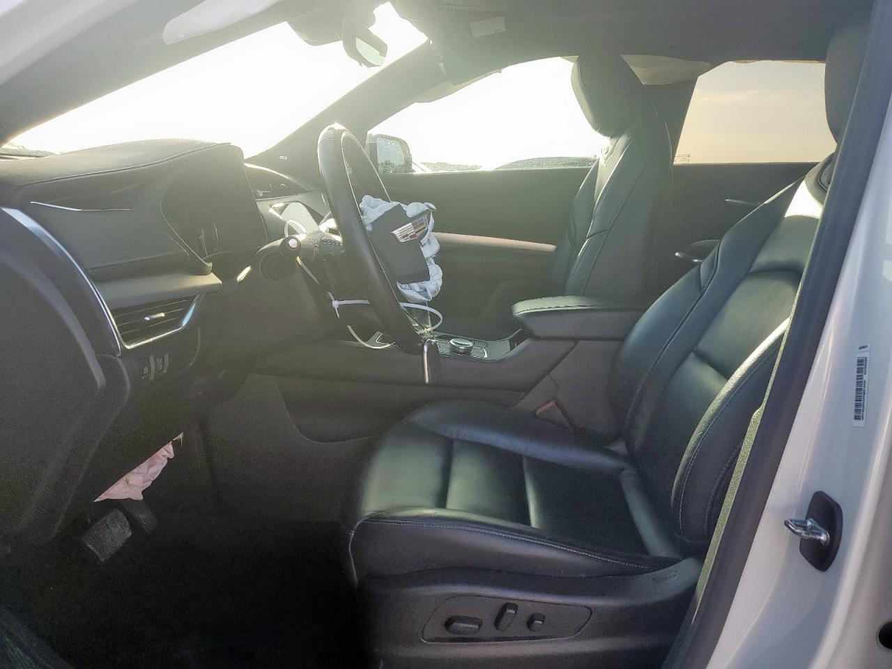 2022 Cadillac Xt4 Premium Luxury - Image 7