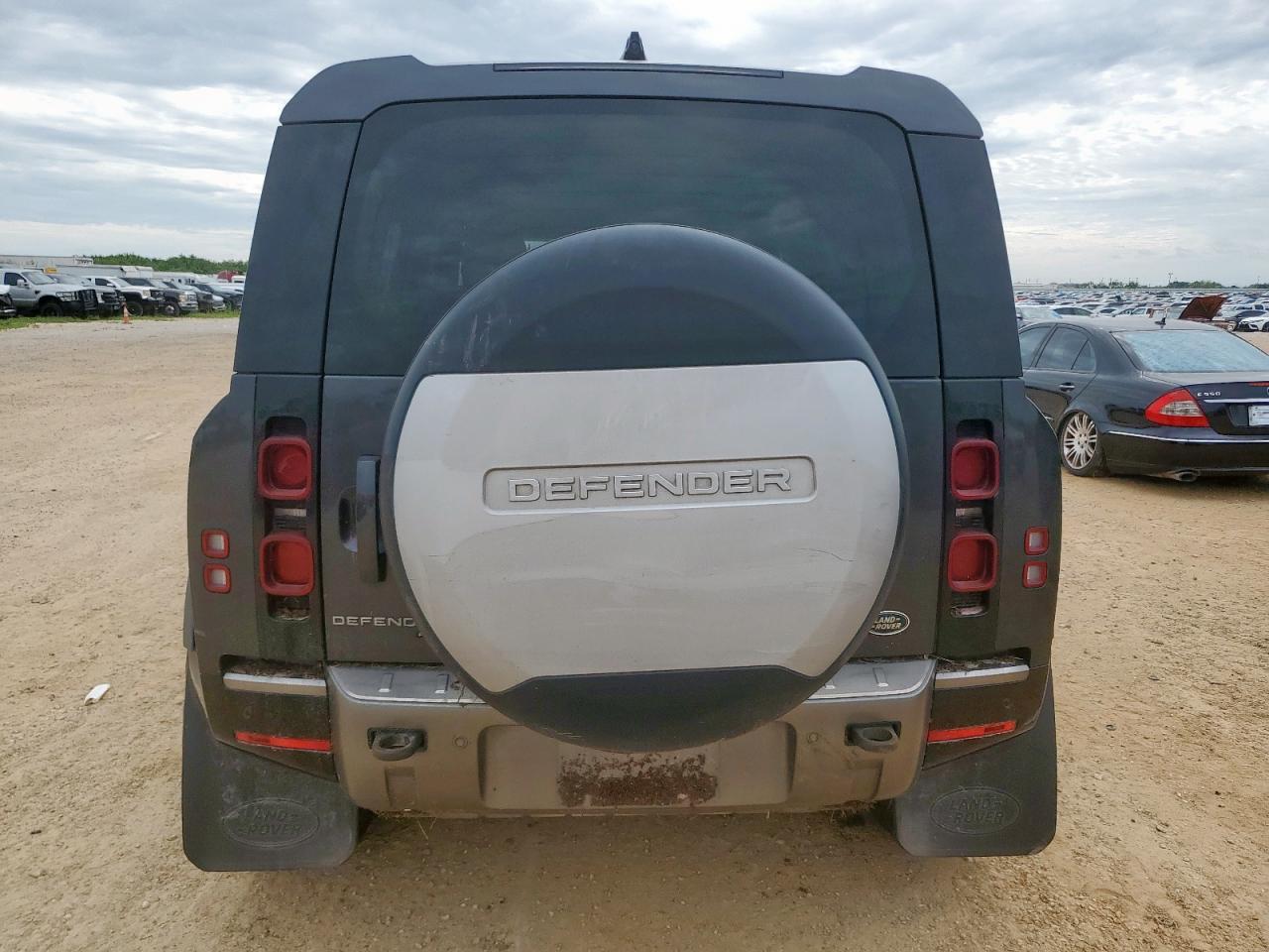 2022 Land Rover Defender 110 X-Dynamic Se - Фото 6