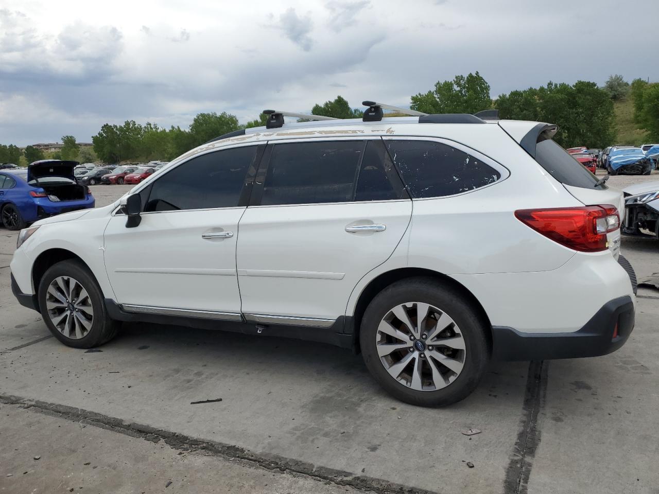 2018 Subaru Outback Touring - Image 2