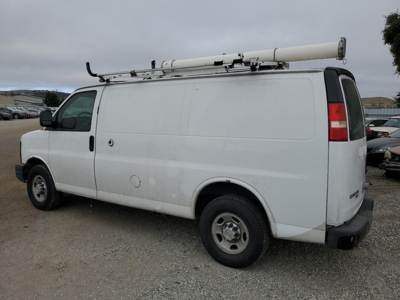 2013 Chevrolet Express G2500 - Фото 2