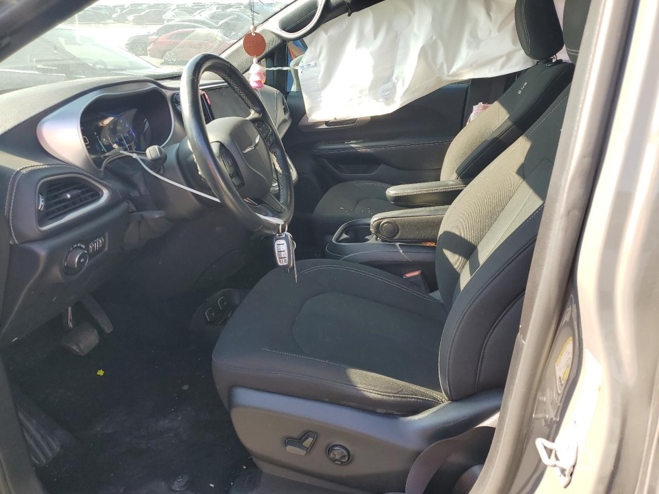 2021 Chrysler Pacifica Touring - Image 7